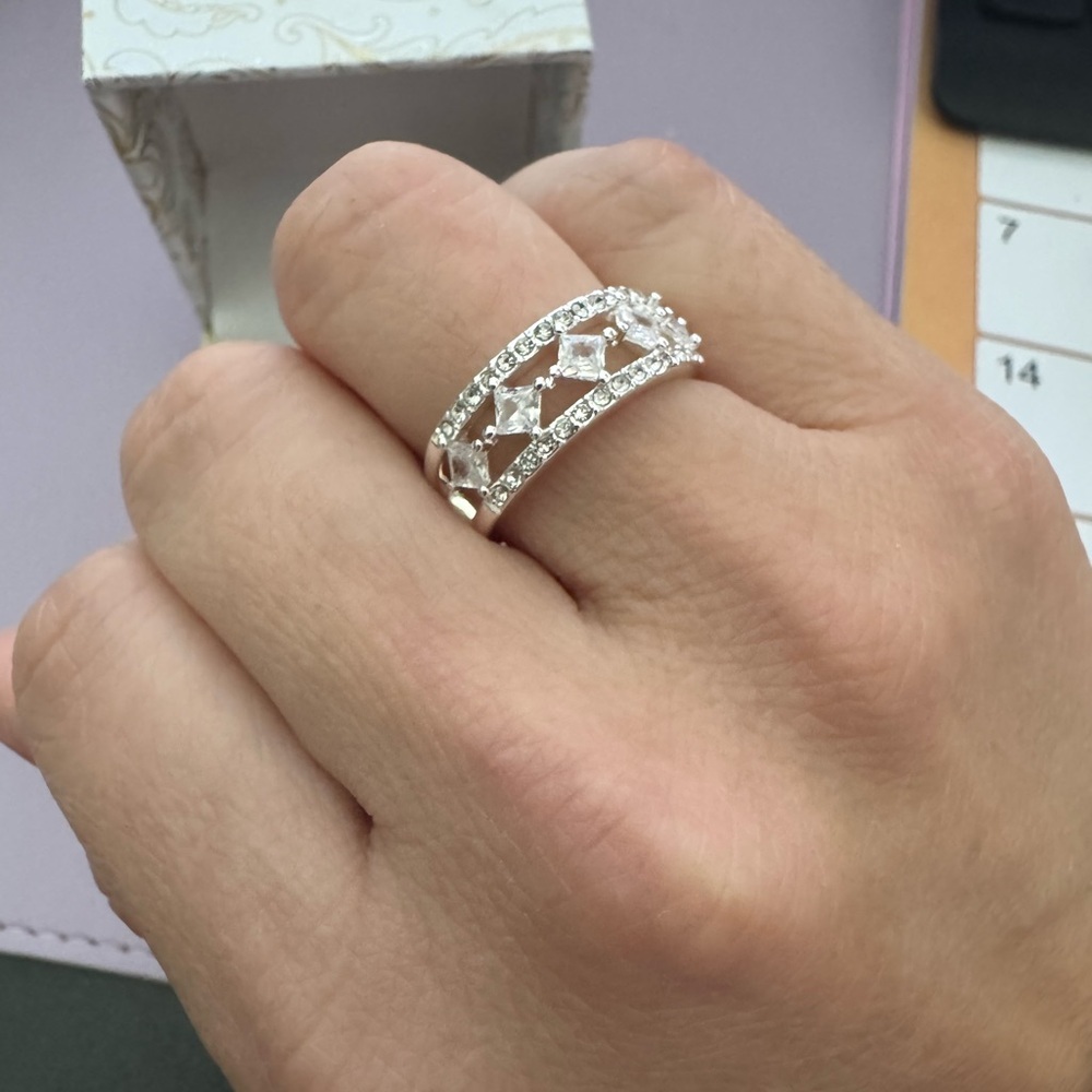 Charter Club Silver Plated Cubic Zirconia Ring size 8 - Picture 4 of 5